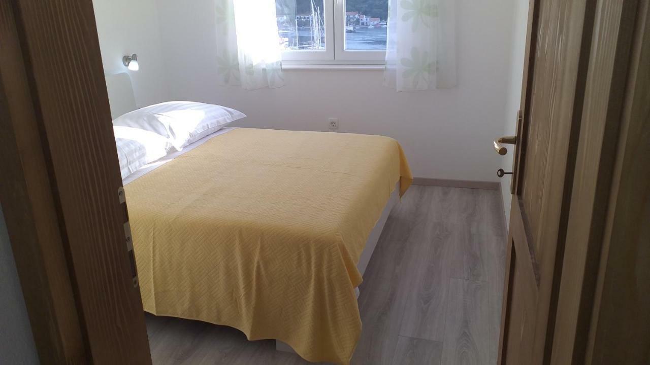 Apartment Zaklopatica Lastovo Exterior photo